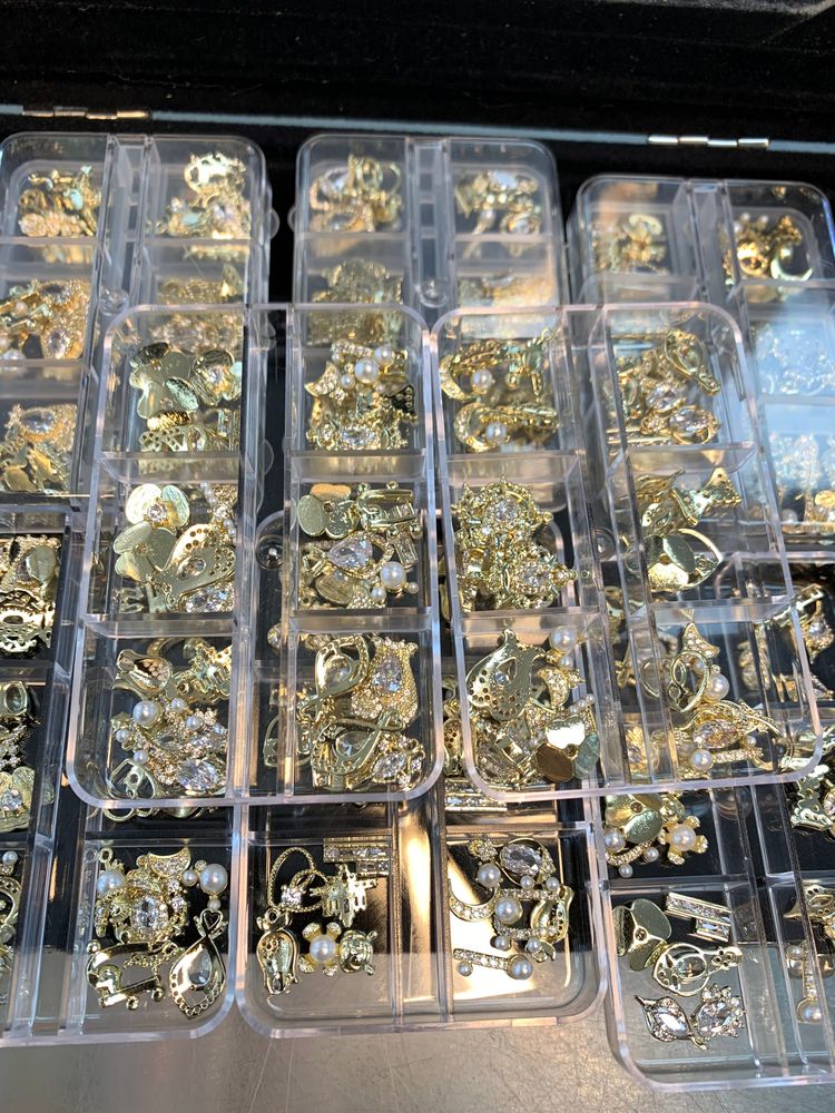 gold nail charms random shapes pack - 4
